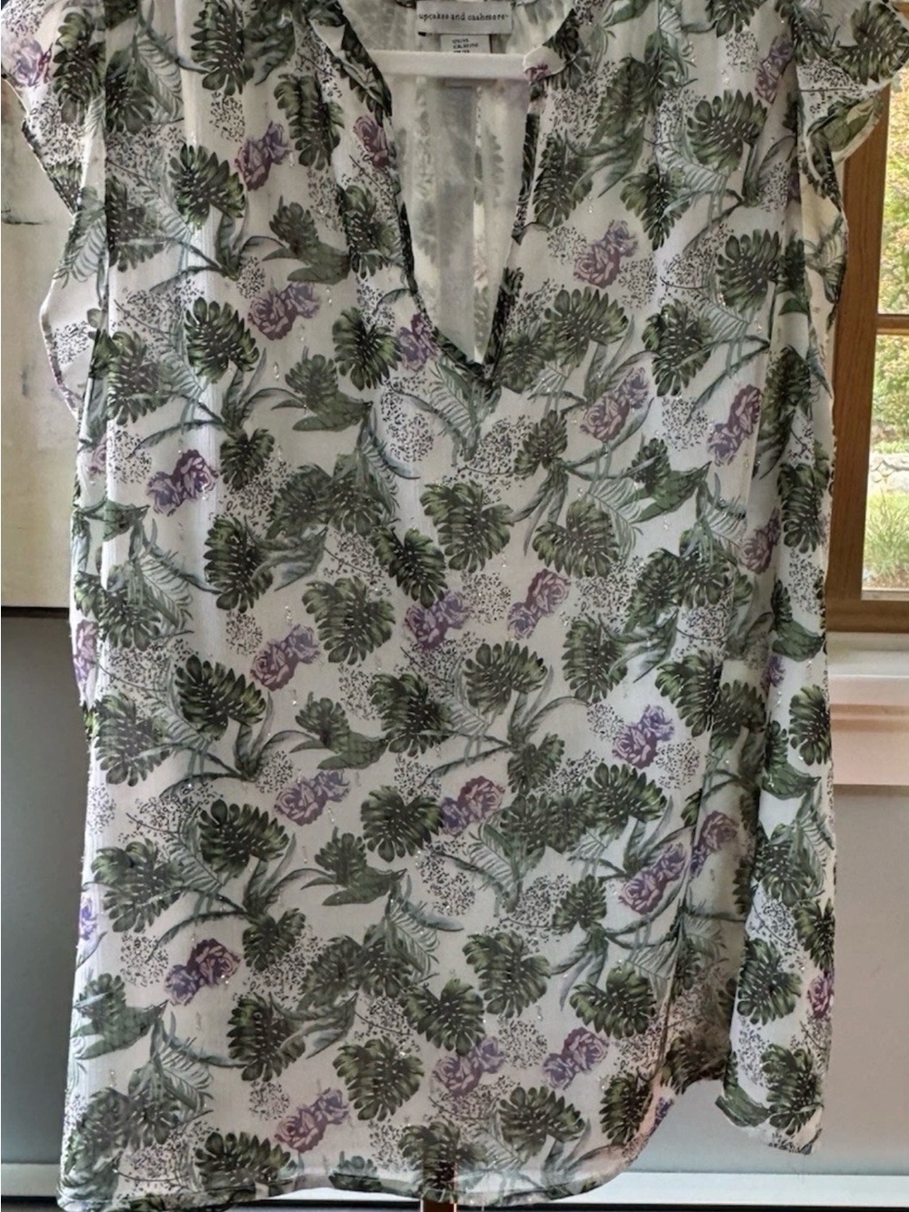 Cupcakes and Cashmere Sleeveless Floral V-Neck Top White, Green & Lavender XL